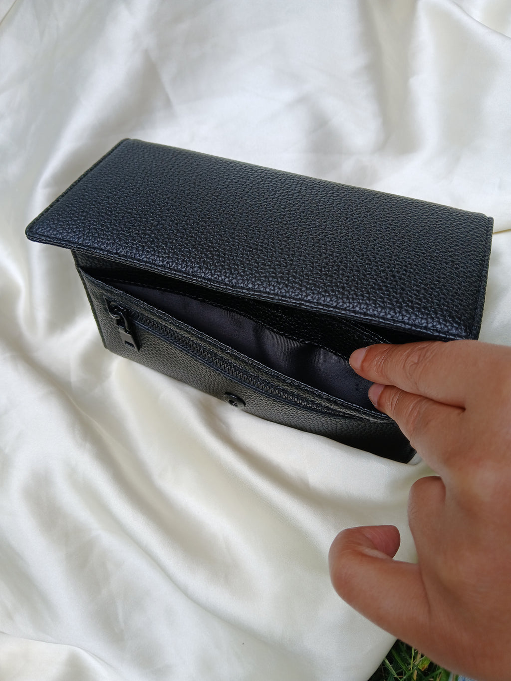 The Pretty x Paid Wallet