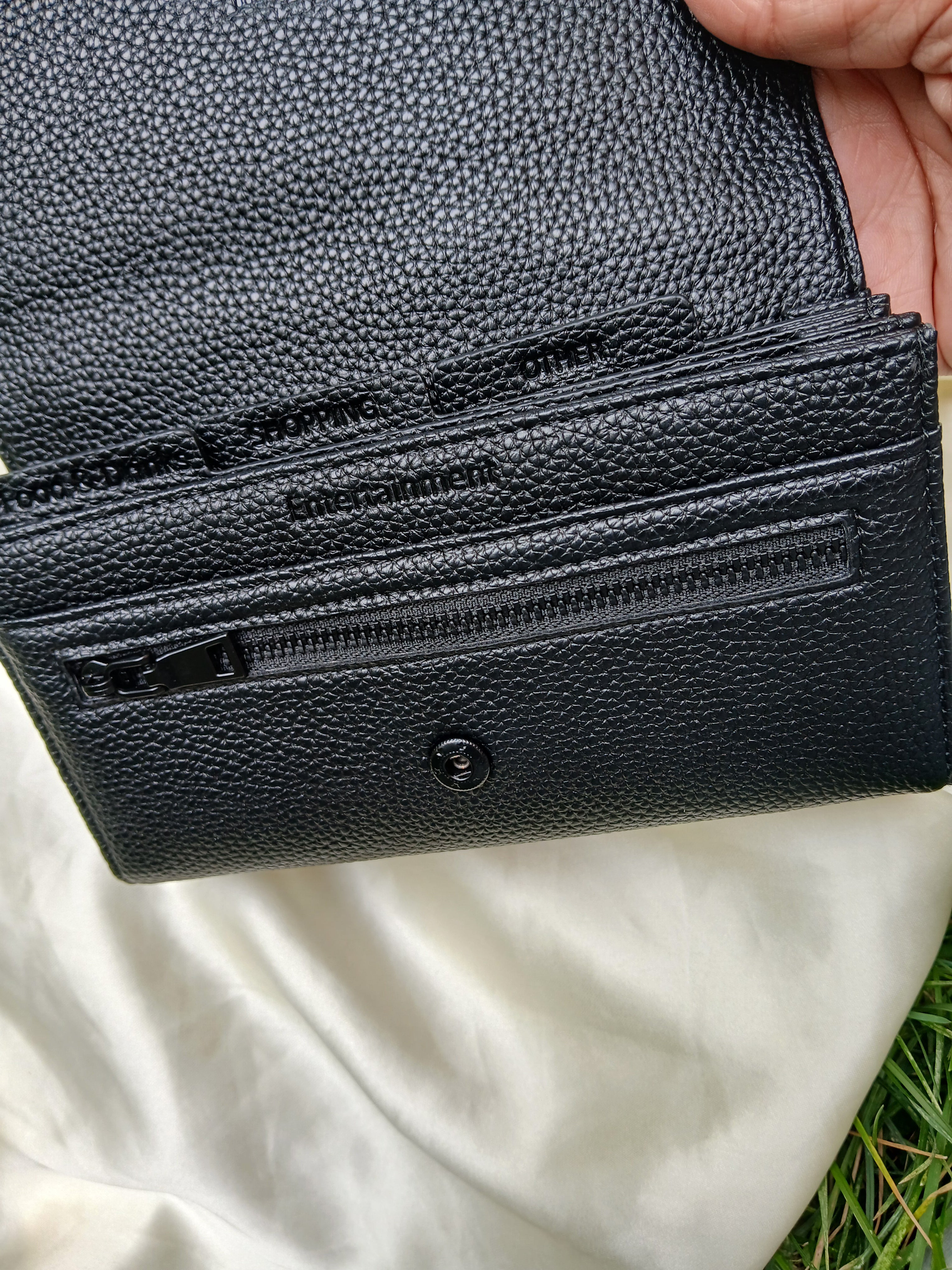 The Pretty x Paid Wallet